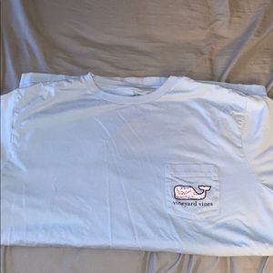 Vineyard vines t shirt